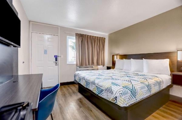 Motel 6-San Bernardino, CA - South image 17